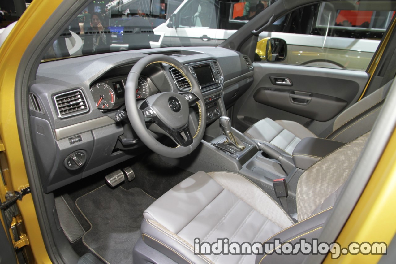 VW Amarok Aventura Exclusive dashboard at IAA 2017