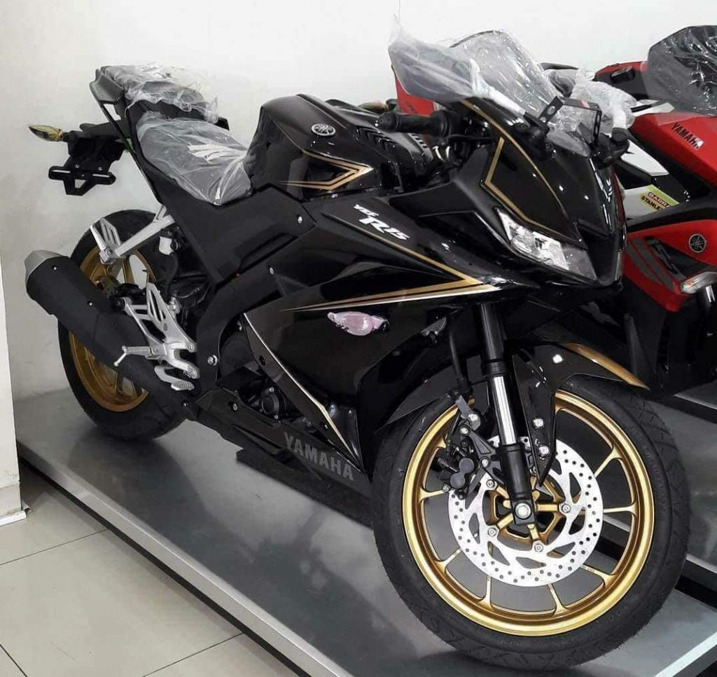 Yamaha R15 v3 0 dealer special edition spotted in 