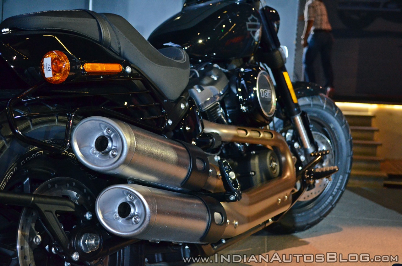 2018 Harley Davidson Fat Bob exhaust pipes