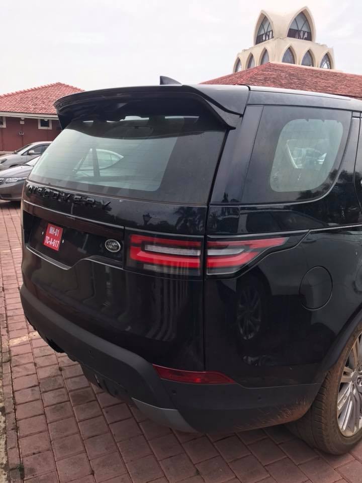 Indian-spec 2017 Land Rover Discovery exterior rear fascia