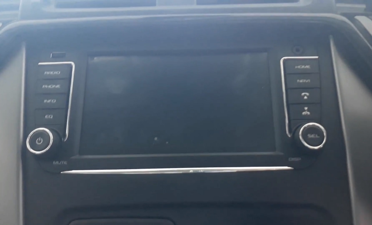 Mahindra KUV100 NXT touchscreen