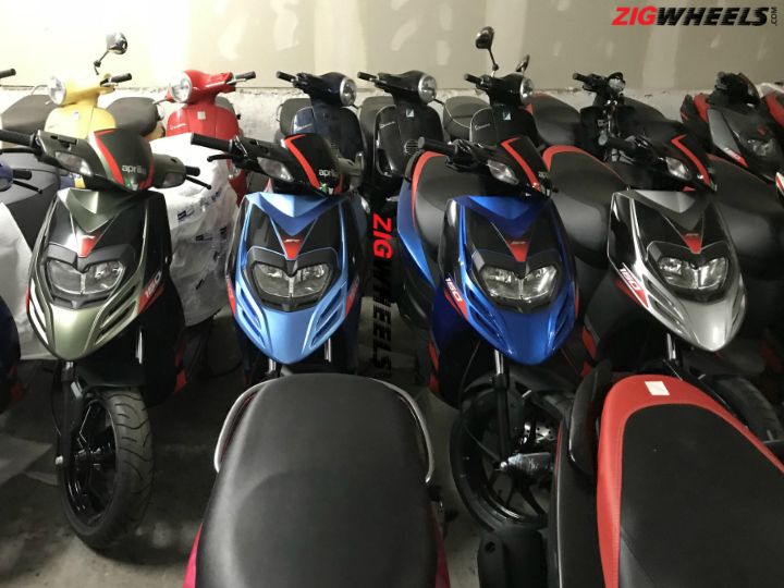 Aprilia SR 150 new colour variants spotted at a dealership