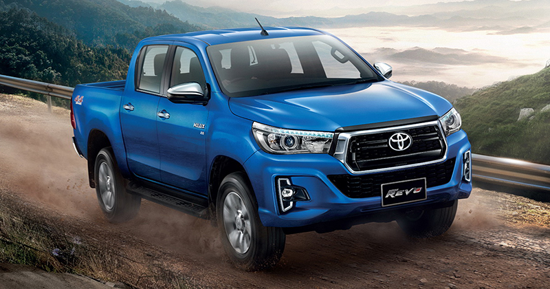 Toyota hilux Revo facelift double cab front three quarters