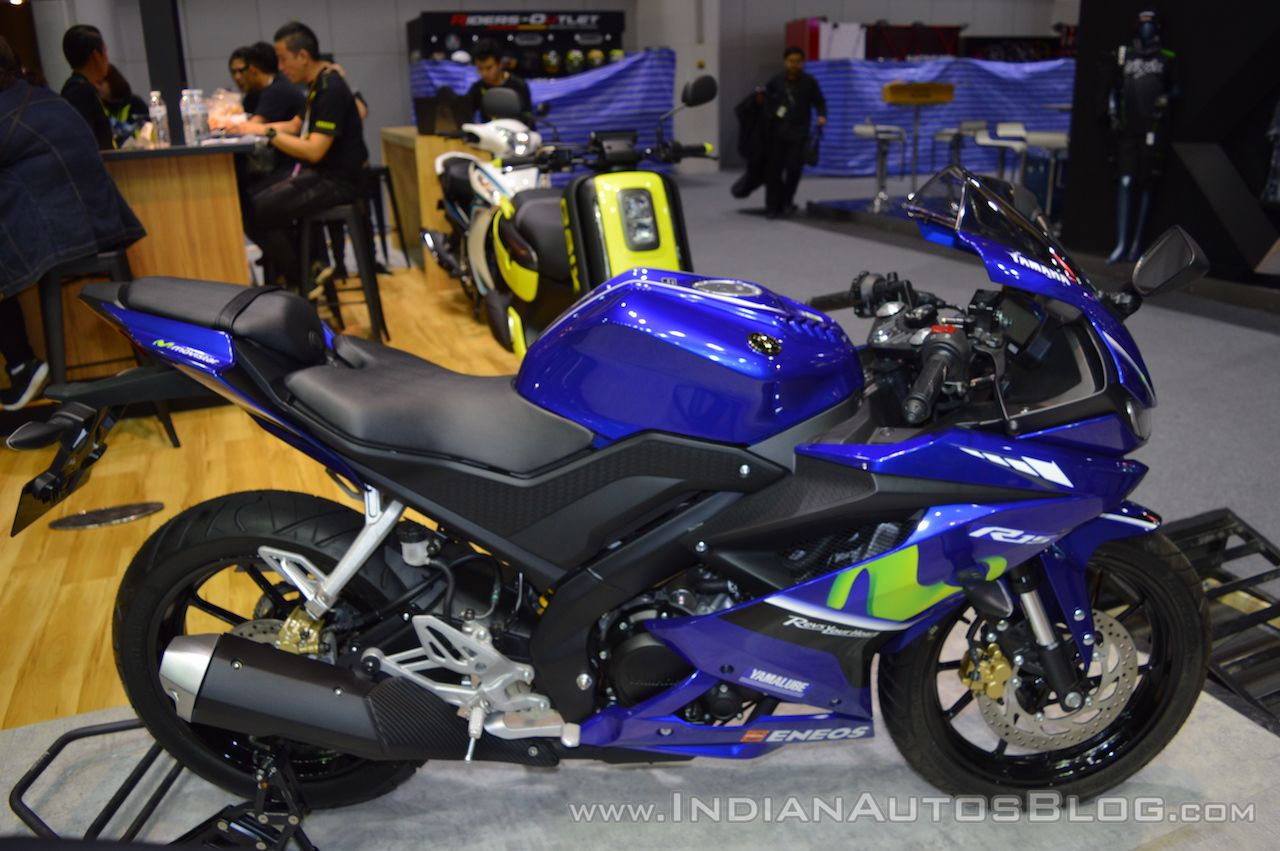 Yamaha R15 v3.0 right side at 2017 Thai Motor Expo