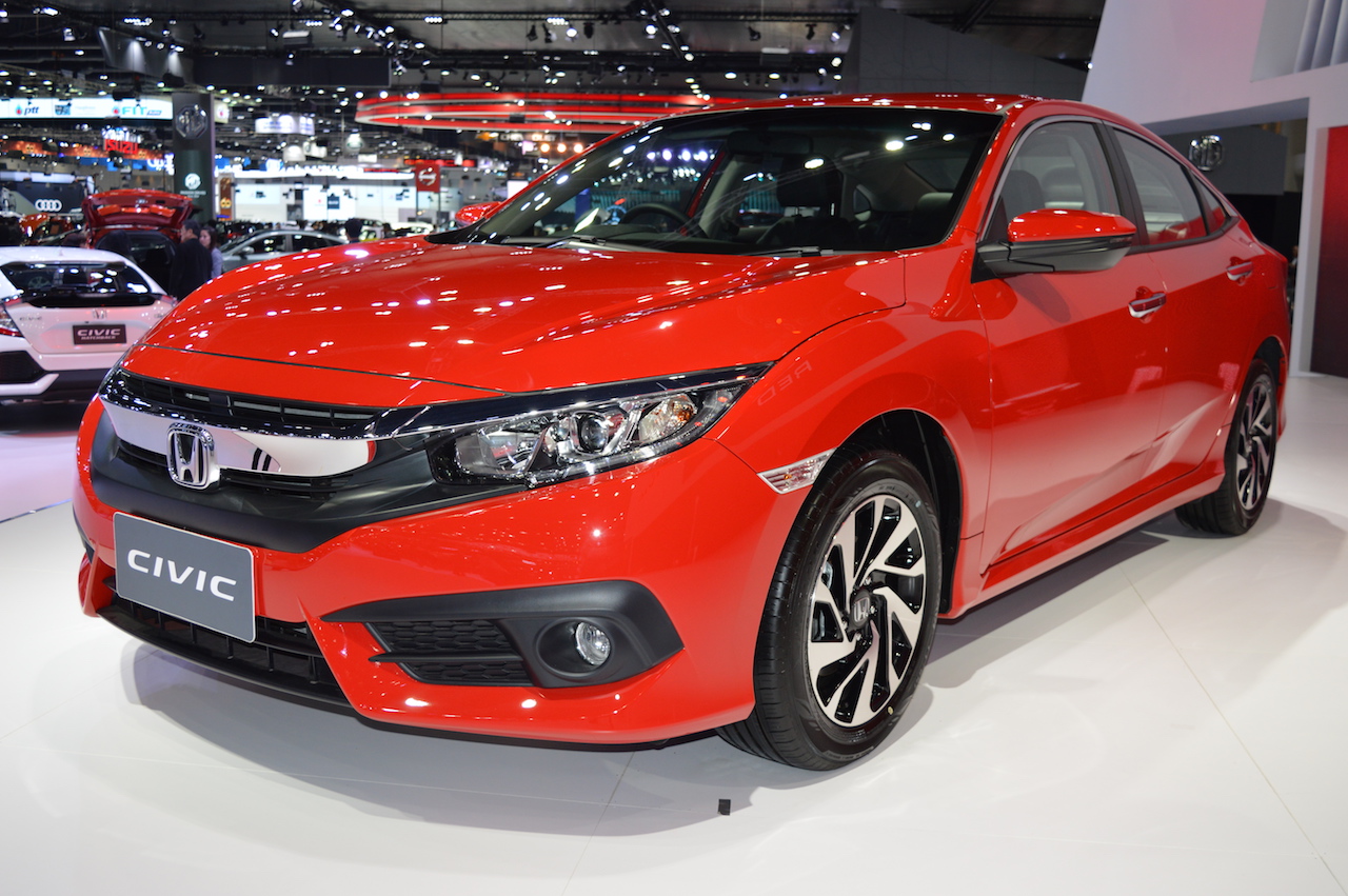 Honda Civic Red (Rallye Red) at 2017 Thai Motor Expo Live