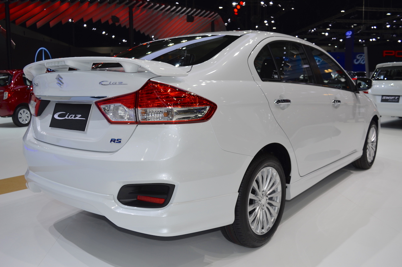 Ciaz White Shefalitayal