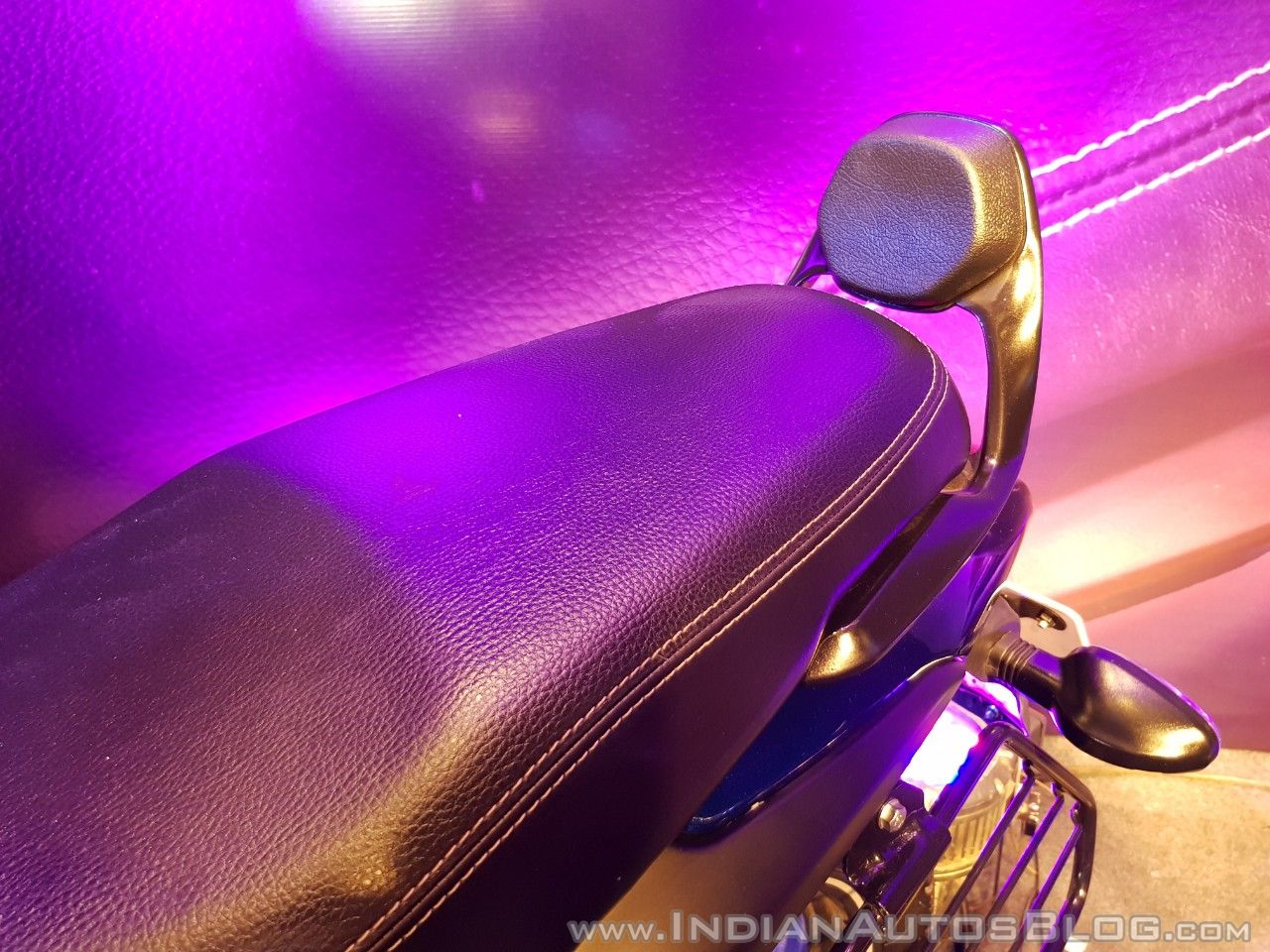 2018 Bajaj V15 Unveiled Now Comes With Pillion Backrest