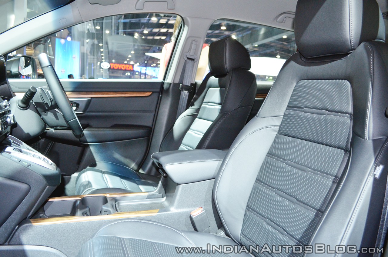 2018 Honda CR-V front seats at Auto Expo 2018