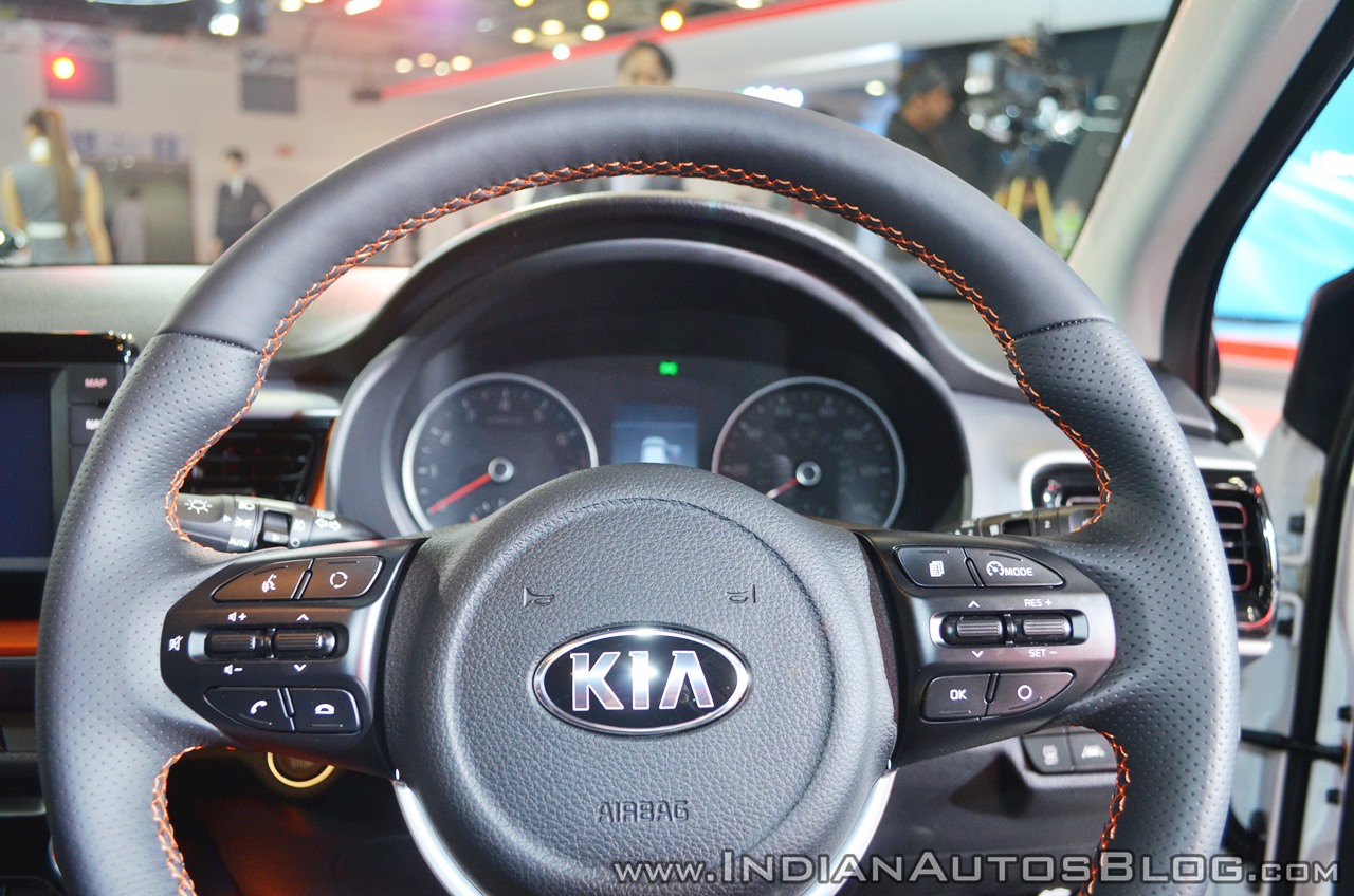 Kia Stonic steering wheel buttons at Auto Expo 2018