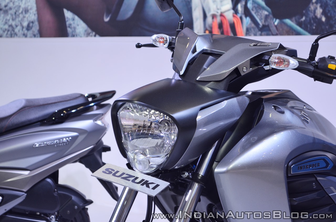 Suzuki Intruder 150 FI headlight at 2018 Auto Expo