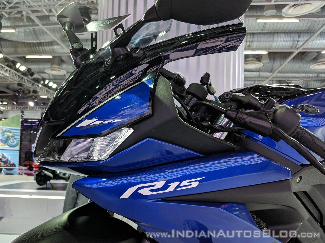 Yamaha YZF-R15 V 3.0 fairing logo at 2018 Auto Expo