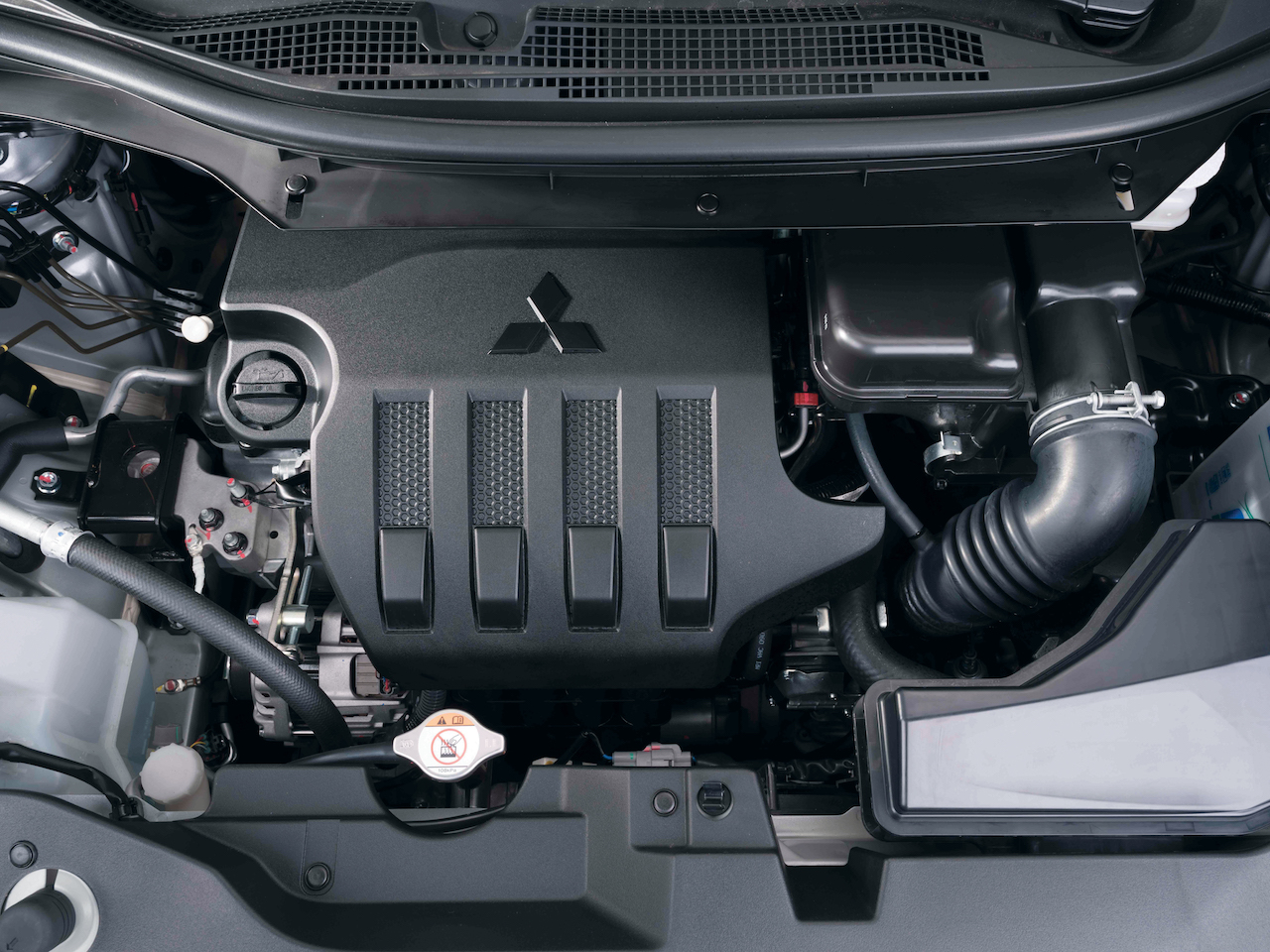 Philippinesspec Mitsubishi Xpander engine bay