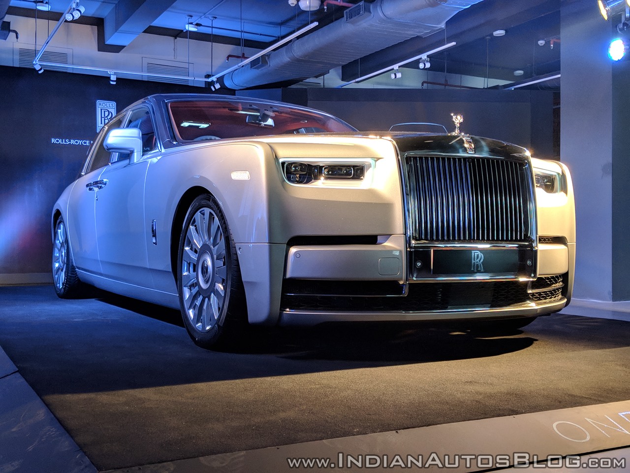 Rolls Royce Phantom VIII front three quarters