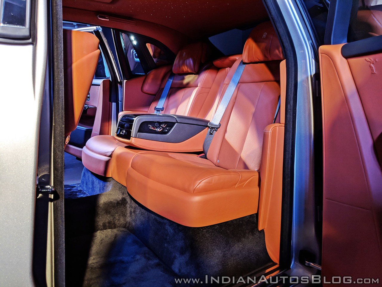 Rolls Royce Phantom VIII interior rear seat