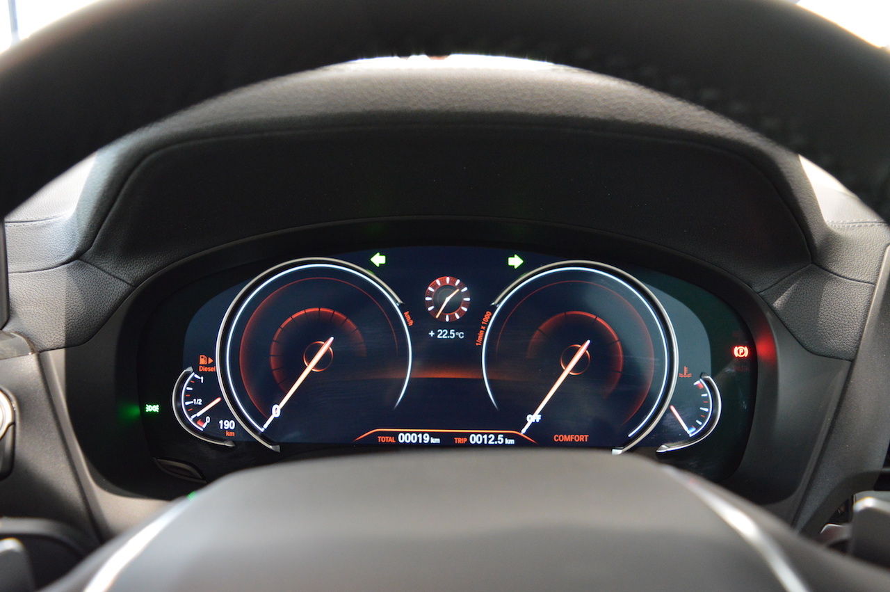 2018 BMW X3 Black Sapphire virtual instrument cluster