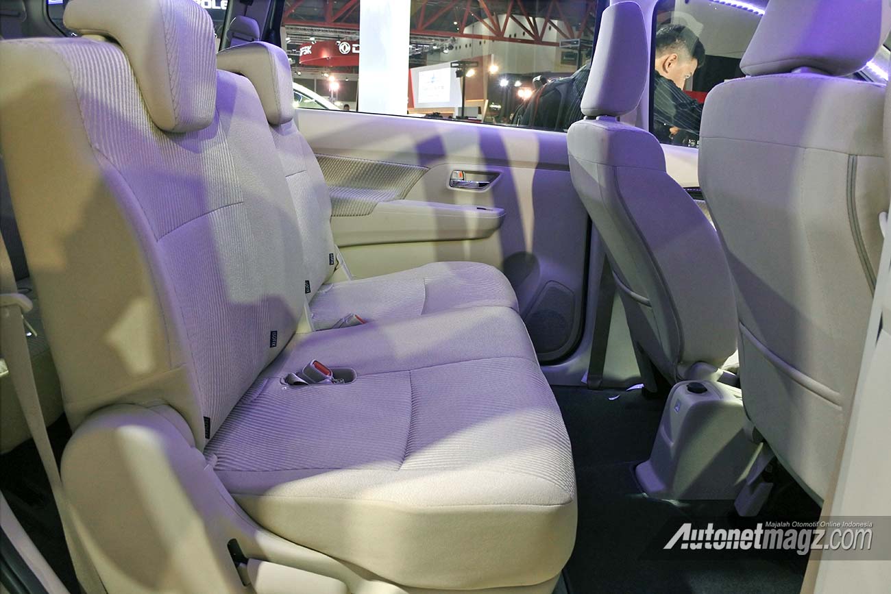 2018 Maruti Ertiga (Suzuki Ertiga) second row seats