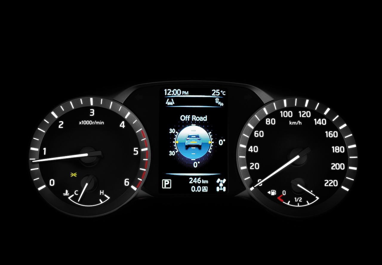 7seat Nissan Terra instrument panel