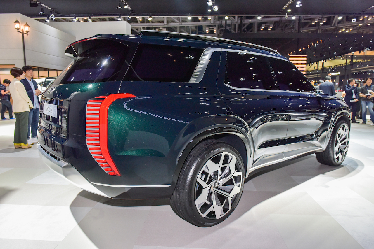 Hyundai HDC-2 Grandmaster SUV concept rear three quarters