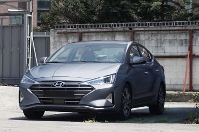 India Bound 2019 Hyundai Elantra Facelift Spotted Camo Free