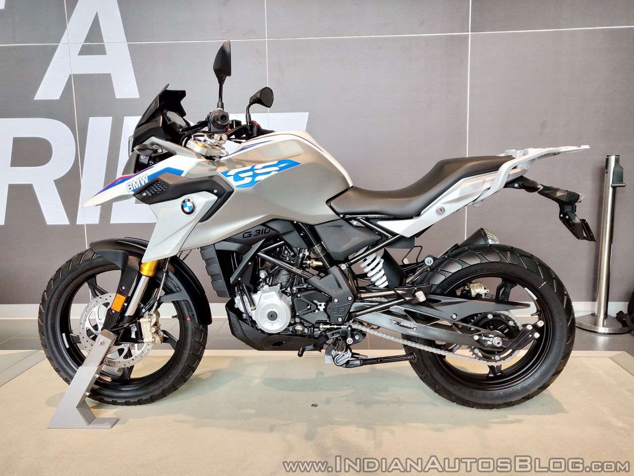 BMW G 310 R & BMW G 310 GS receives over 1,000 bookings in India