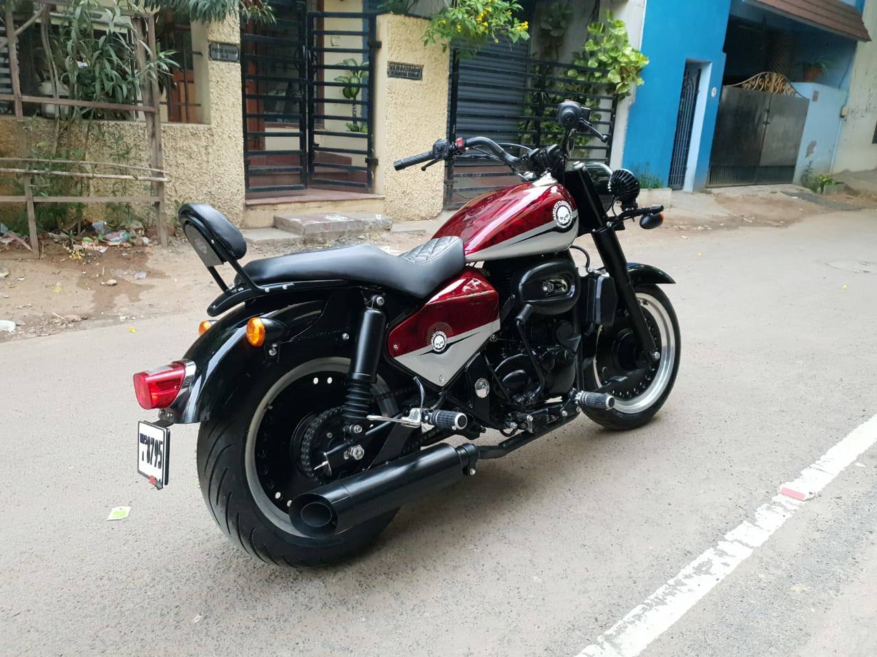 This Royal Enfield Classic 350 is a Harley Davidson Fat Boy wannabe