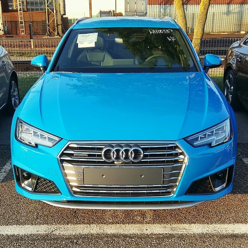 2019 Audi A4 Avant Facelift Turbo Blue Front