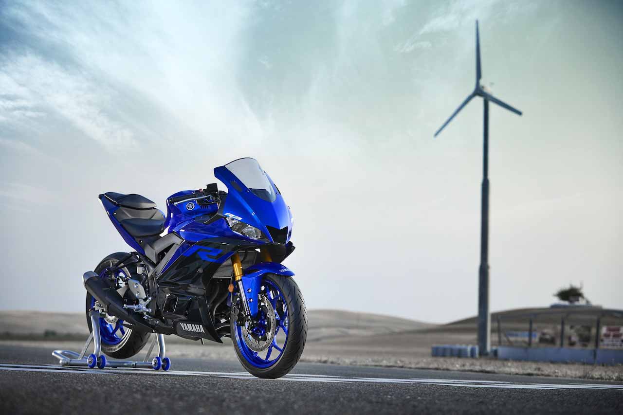 2019 Yamaha R3 Images Front Three Quarters Yamaha