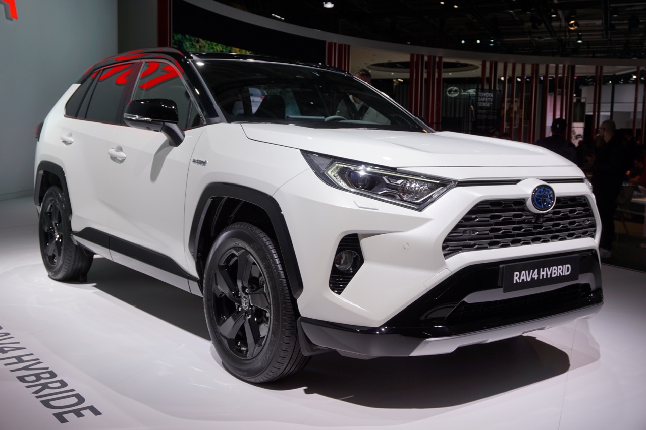 2019 Toyota Rav4 Hybrid Images Front Three Quarter