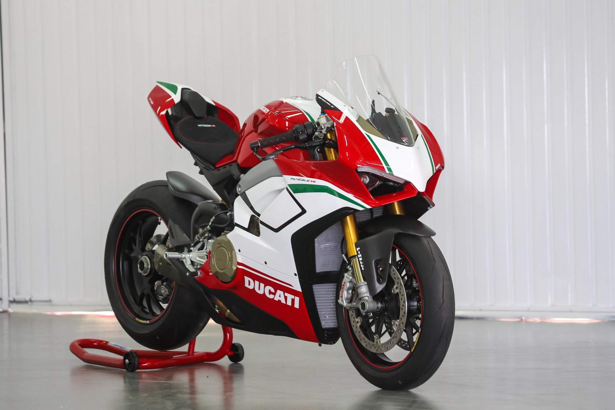First Ducati Panigale V4 Speciale delivered in India; costs INR 51.81 lakh