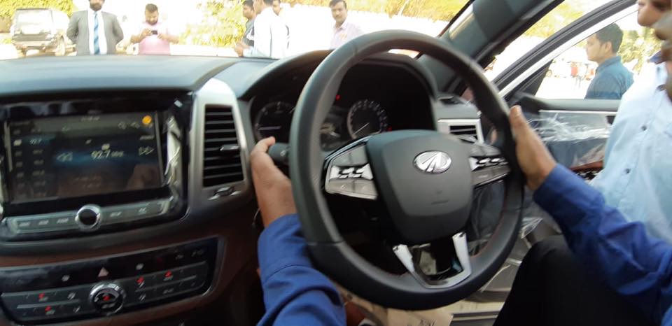 Mahindra Alturas Interior Image Steering Wheel Cen