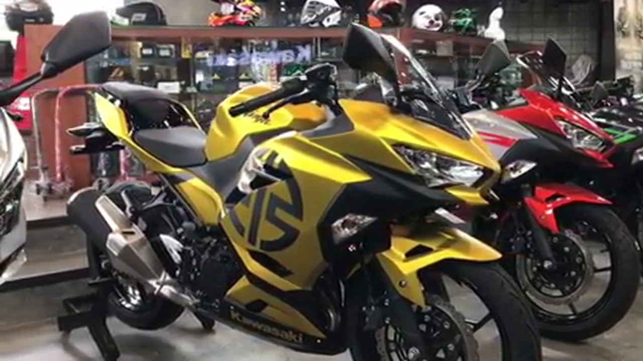 Kawasaki Ninja 250 Looks Even Better With A Matte Gold Finish