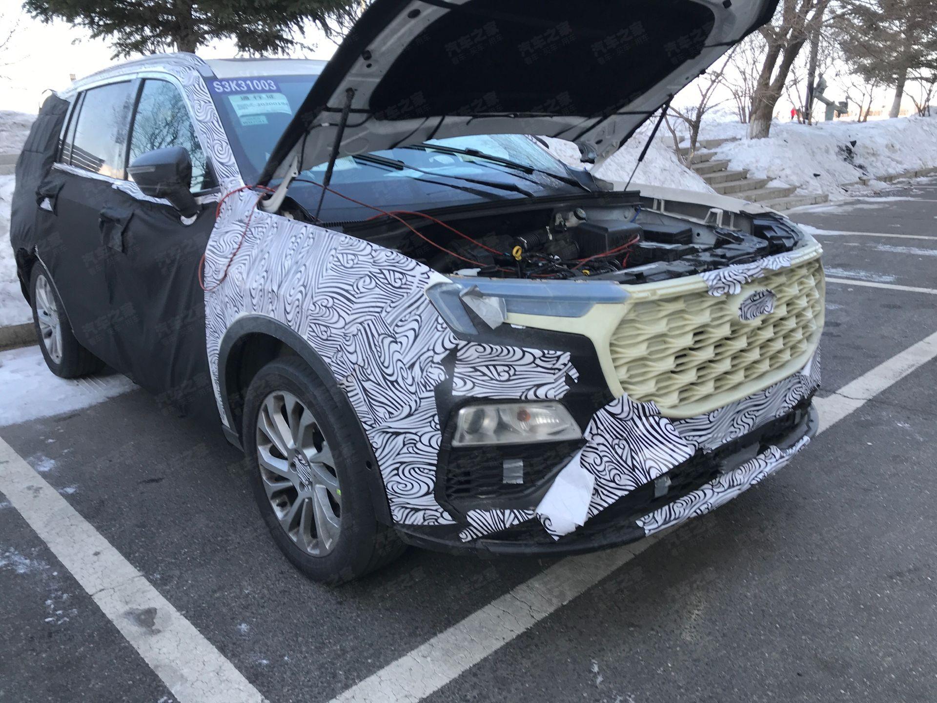 2021-ford-endeavour-2021-ford-everest-spied-interior-suspension