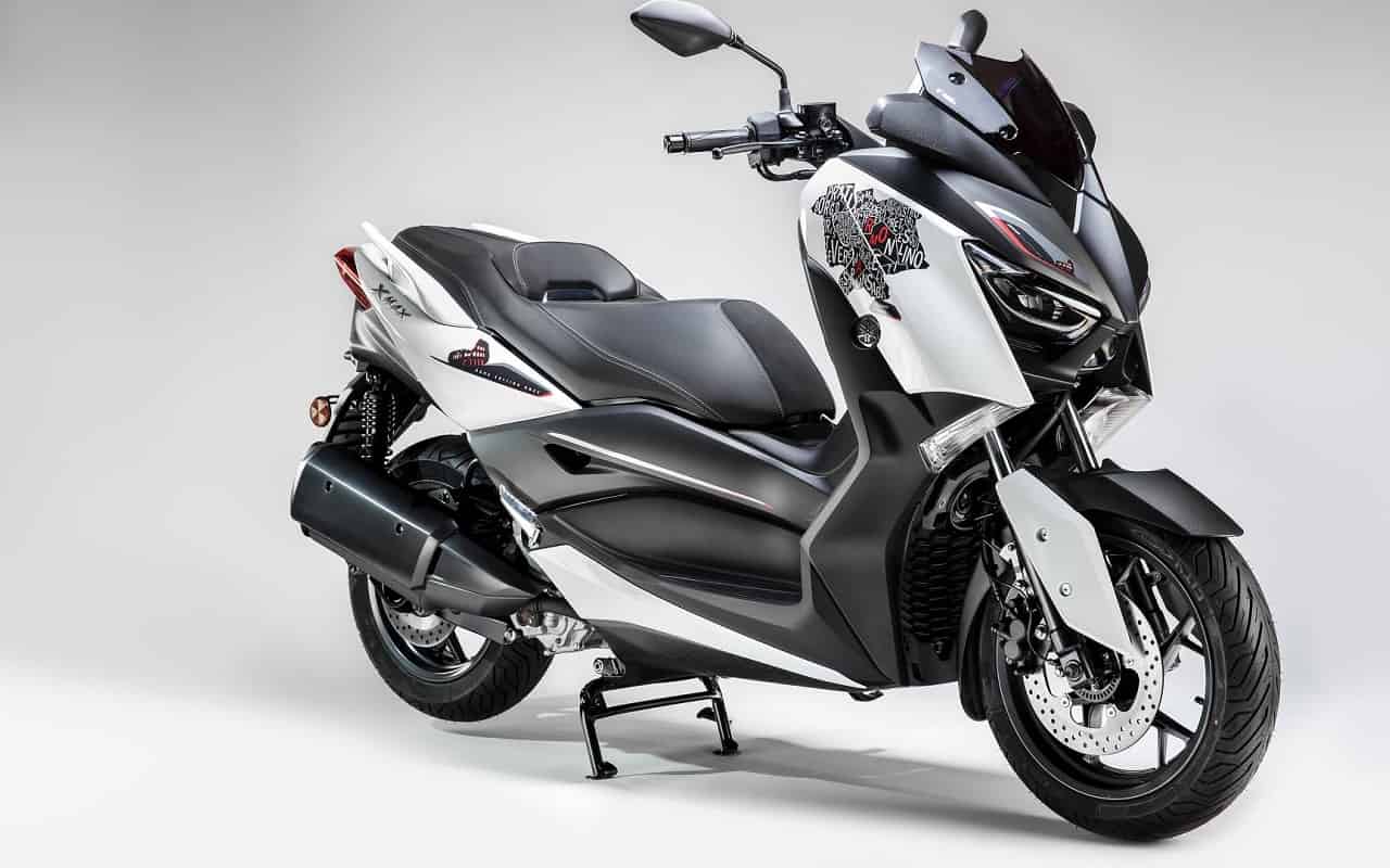 Yamaha maxi-scooter (Honda Forza 300 gets Roma Edition
