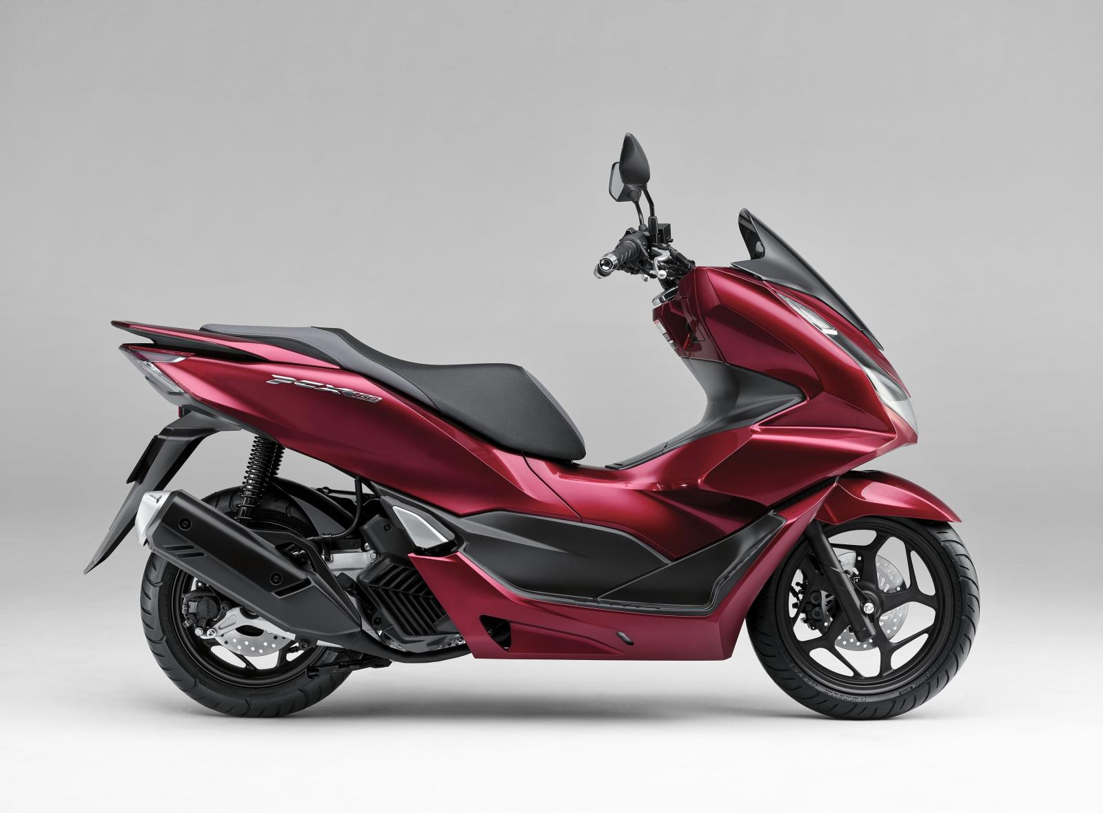 New Honda PCX range of scooters (including a hybrid) introduced in Japan