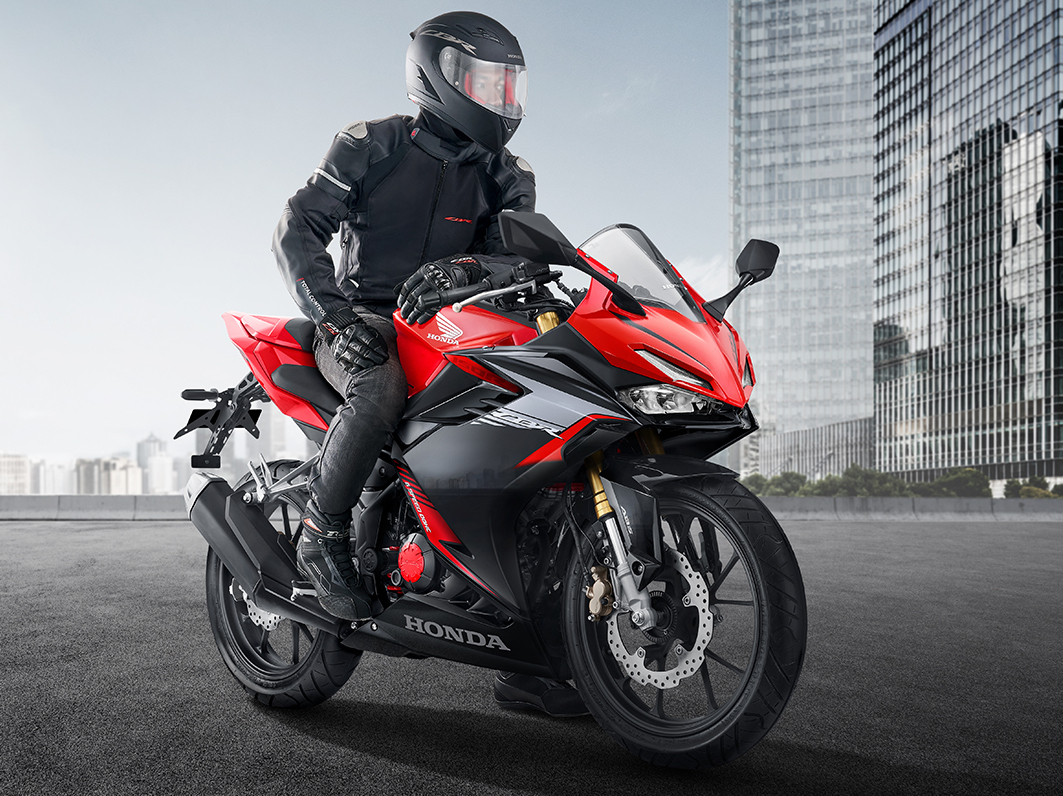 2022 Honda  CBR150R launched in Indonesia  to rival Yamaha R15
