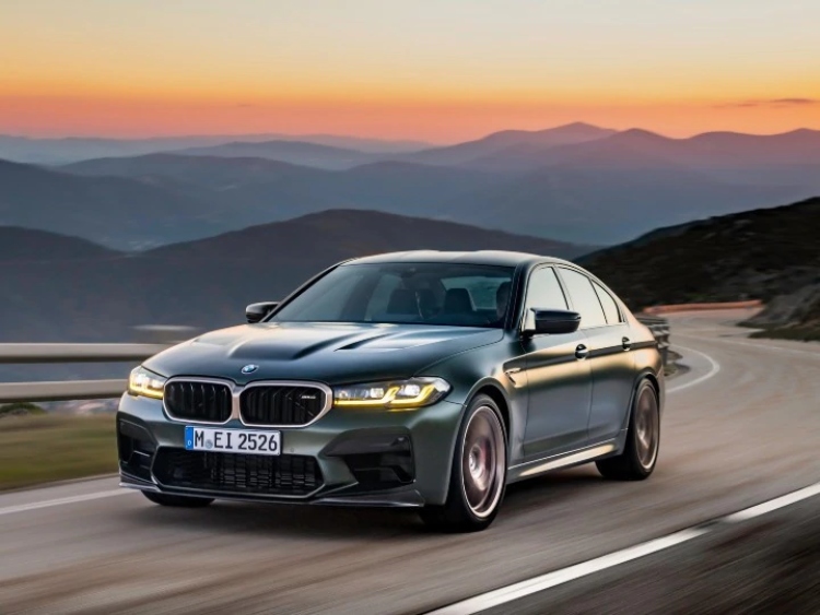 BMW saca detalles del M5 CS