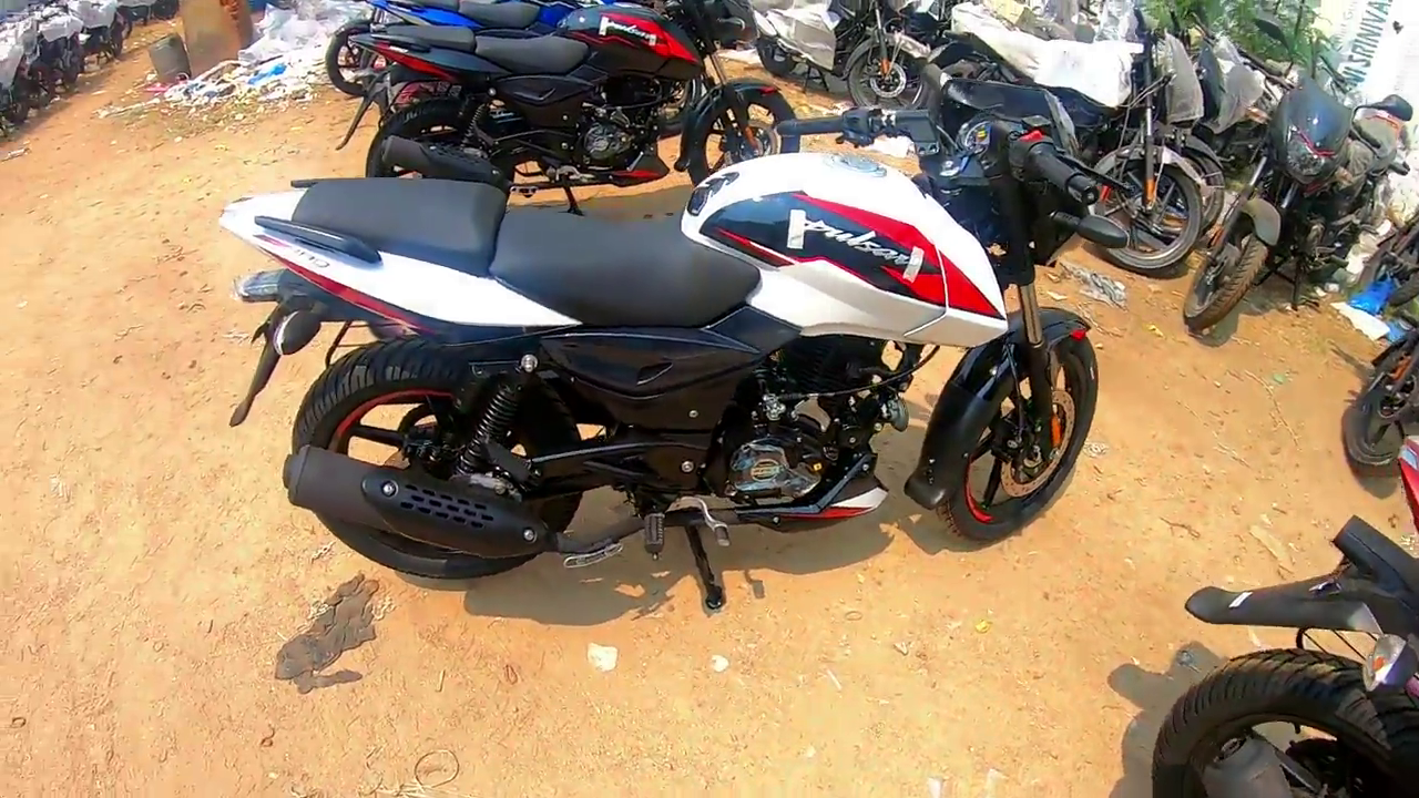 2021 Bajaj Pulsar 180 New Colours Detailed in Walkaround Video