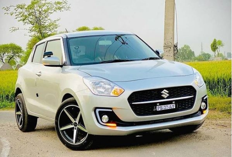First Maruti Swift Facelift With Aftermarket 17-inchers and Low Profile  Tires