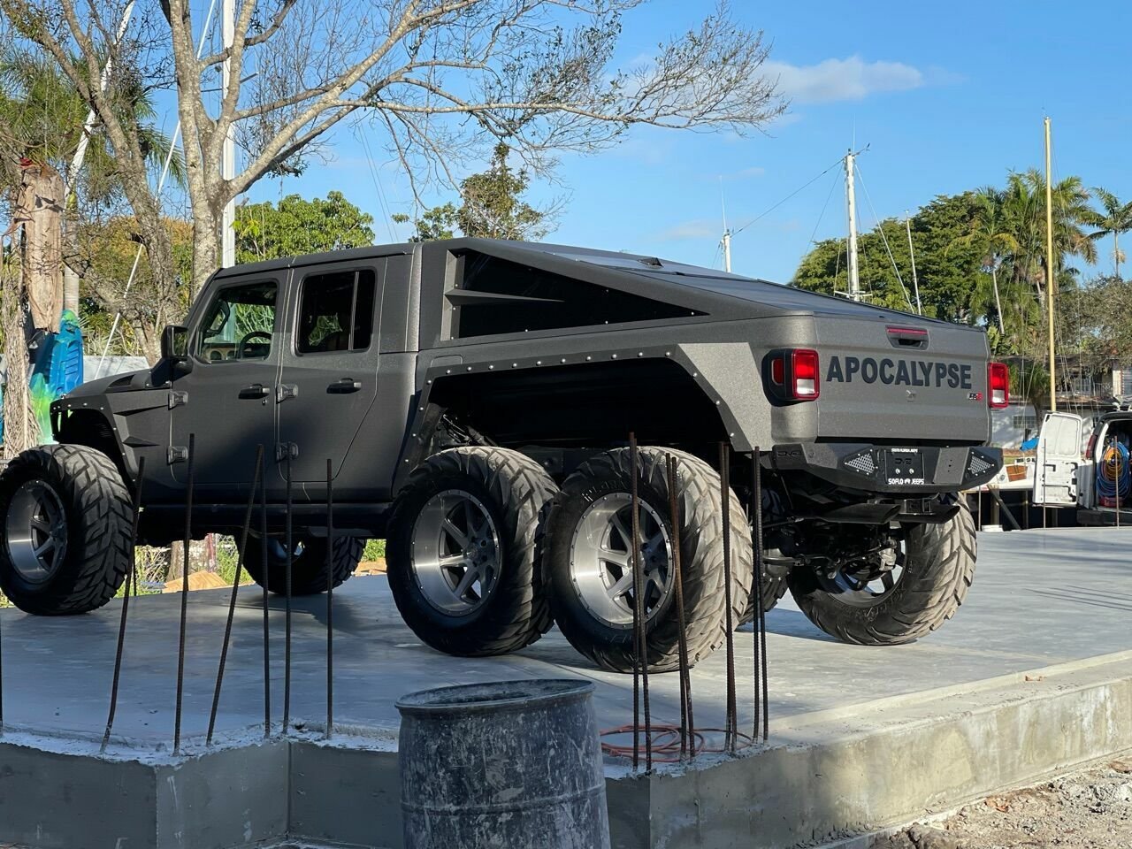 Jeep-Based Apocolypse Hellfire 6×6 Is A Crazy Road Legal Vehicle