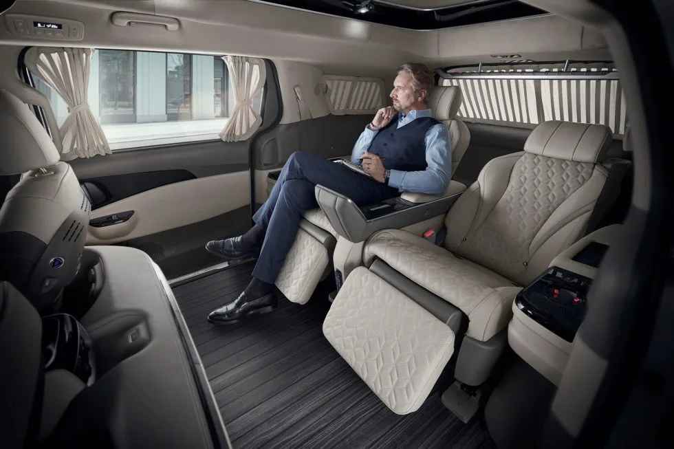 New 4 Seater Kia Carnival Is All About Utmost Luxury Amp Comfort - Best Car For Rear Seat Comfort India 2021