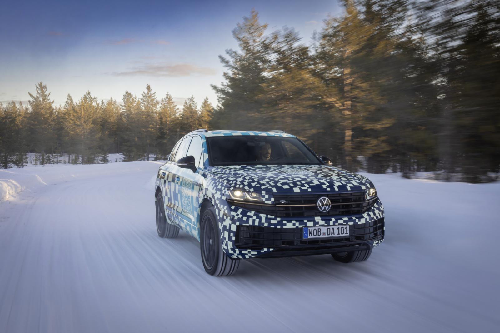 How Is The VW Touareg in The Snow?  New Haven Area Volkswagen Dealer ^