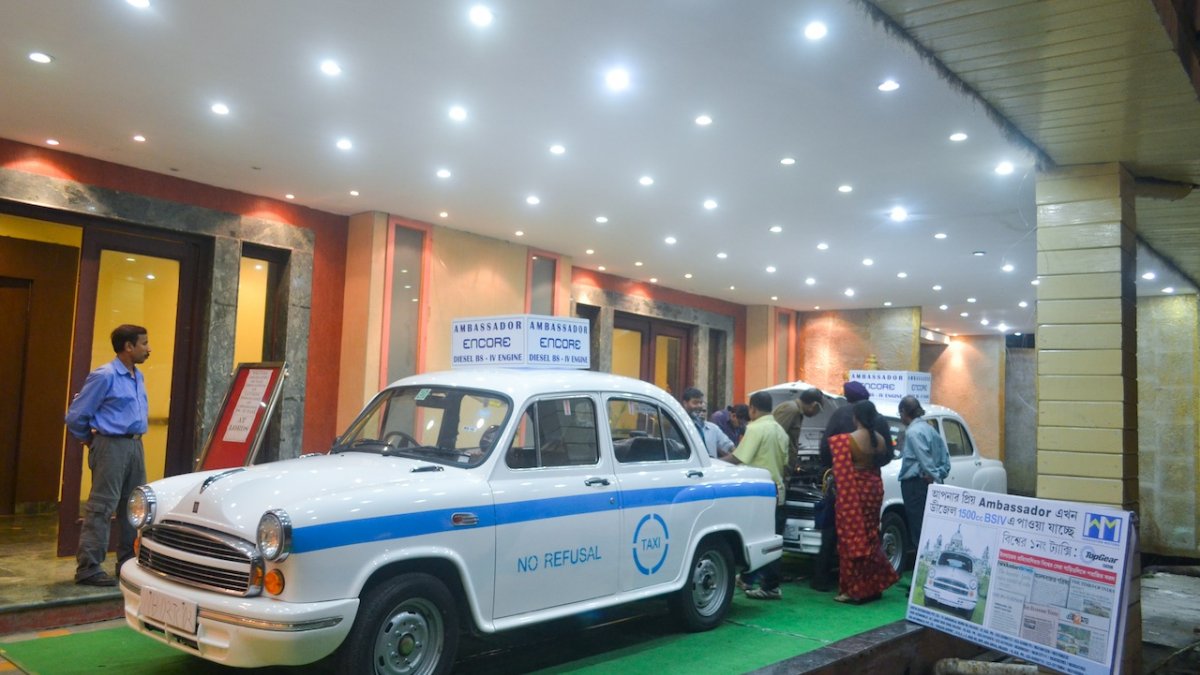 Fiat vying with Maruti, Tata Motors to replace Ambassador cabs in Kolkata |  Company News - Business Standard