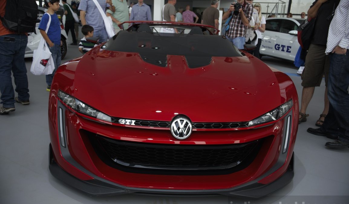 Volkswagen apresenta GTI Roadster concept em Wörthersee