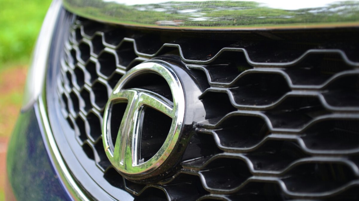 Tata Motors zips past Honda, seals 4th spot in domestic market