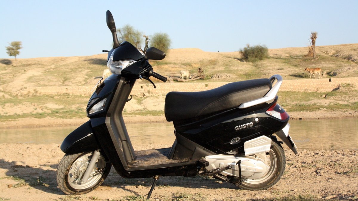 Mahindra best sale ki scooty