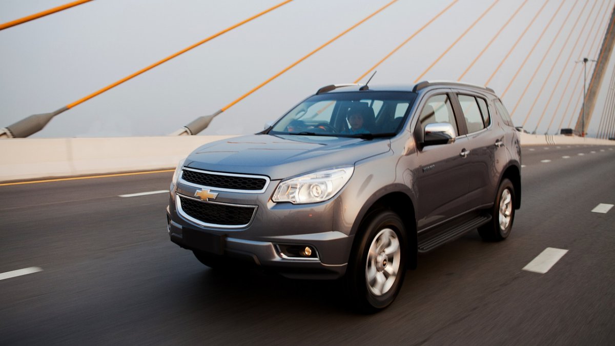 satin steel grey trailblazer