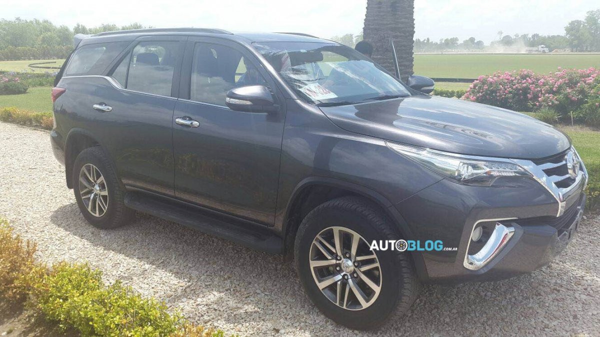 2016 Toyota SW4 (Fortuner) prepared to launch in Argentina