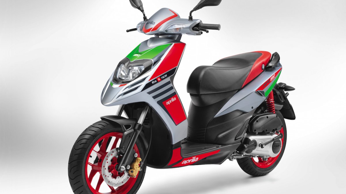Aprilia Sr150 Race Launched At Inr 70 2