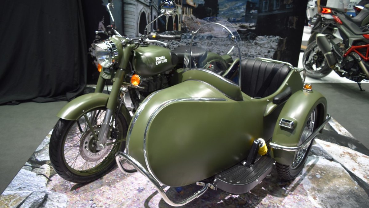 Royal Enfield Classic 500 Battle Green with sidecar showcased at BIMS 2017