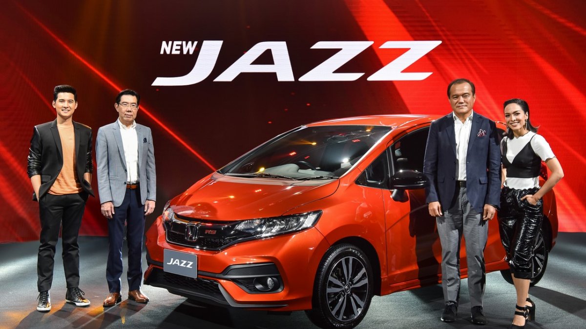 17 Honda Jazz Facelift Launched In Thailand Rs Variant Debuts